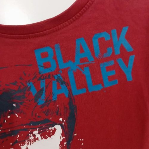 C&A bordó hosszú ujjú fiú póló – Black Valley minta, 134/140