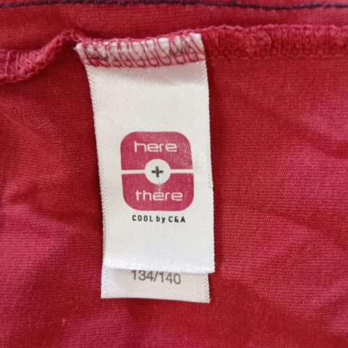 C&A bordó hosszú ujjú fiú póló – Black Valley minta, 134/140