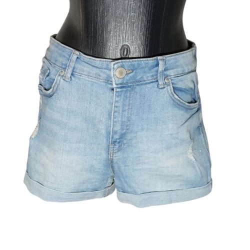 Bershka világoskék szaggatott farmer sort – 38