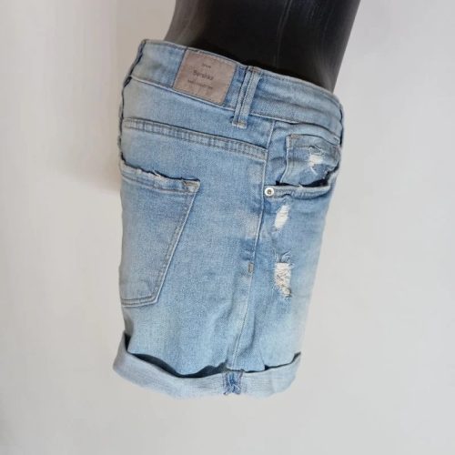 Bershka világoskék szaggatott farmer sort – 38