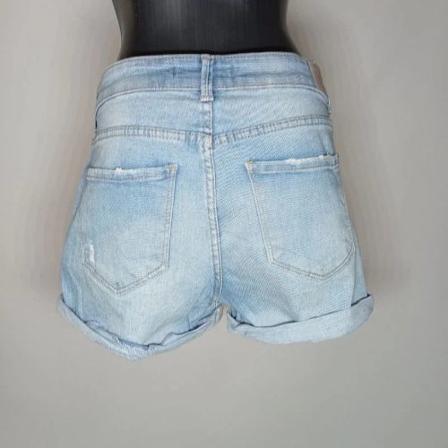 Bershka világoskék szaggatott farmer sort – 38