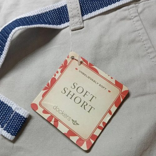Dockers Soft Short bézs rövidnadrág szövött övvel – EU 48
