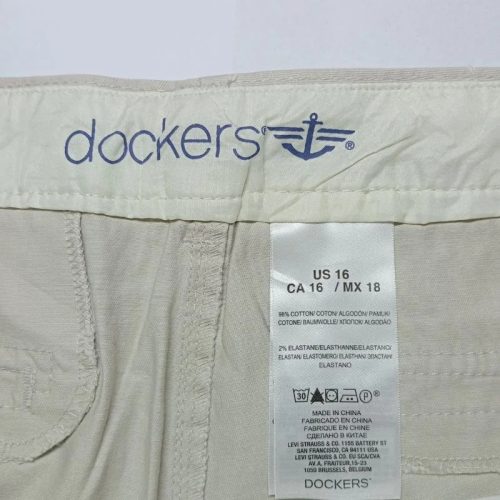 Dockers Soft Short bézs rövidnadrág szövött övvel – EU 48