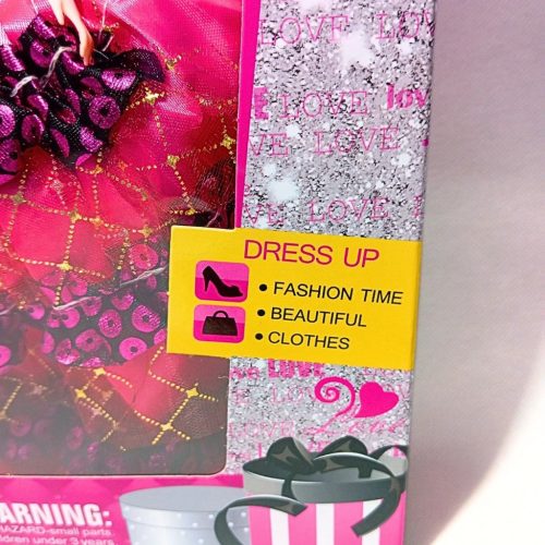 Fashion Girls – 28 cm-es Baba + 10 db Gyönyörű Ruha Szett (32×33×5 cm) – Új, Bontatlan, Kreatív Játék