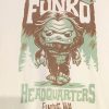 Funko® Headquarters Limitált Férfi Póló – Everett, WA, Krém Színű