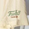 Funko® Headquarters Limitált Férfi Póló – Everett, WA, Krém Színű