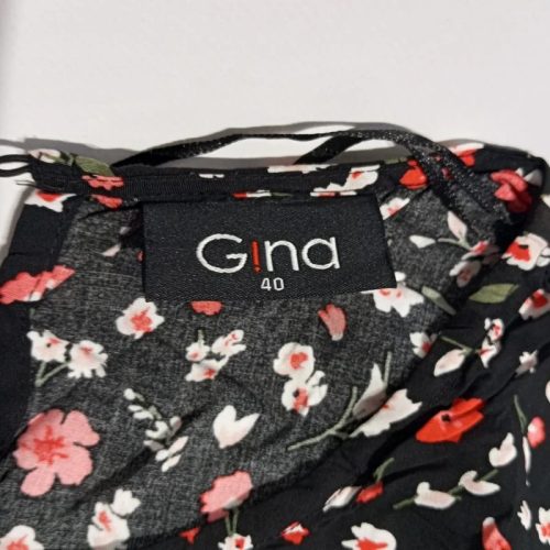 Virágmintás hosszú ujjú viszkóz egész midiruha – fekete alapon Gina 40