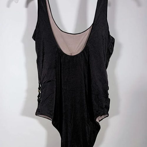 Goldenpoint fekete egyrészes fürdőruha aranydíszes, kötött hálós betéttel