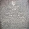 Guinness melírszürke vintage stílusú emblémás póló