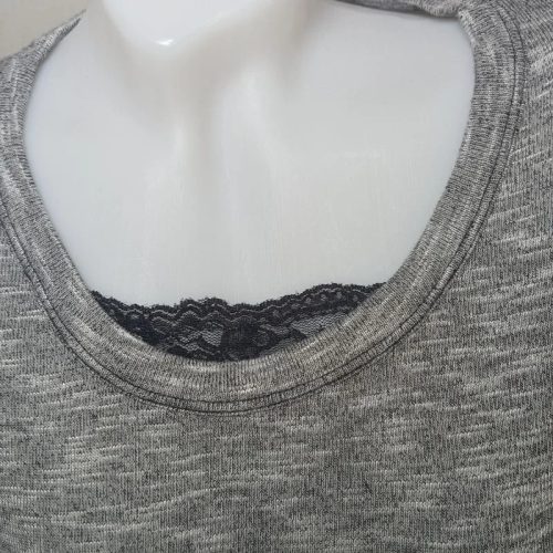 Szürke mellírozott csipkés női felső – Laura T. Classic