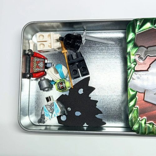 LEGO Ninjago Legacy, Zane és Skulkin - Limited Edition, díszdobozos minifigura szett 6+