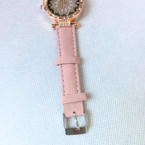 Csillogó rózsaarany női karóra kristályos számlappal – lazac színű szíjjal