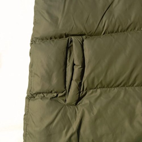 Olívazöld női pufi mellény kapucnival – EU 38/40 (M)