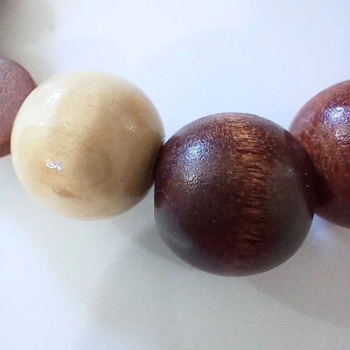 Natúr fa gyöngy nyaklánc és karkötő szett – gumis zsinóron, kézzel fűzött