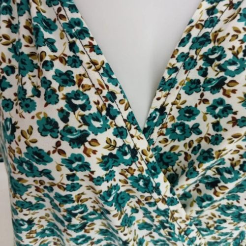 Zöld virágmintás átlapolós felső