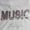 Mix’n Match fehér flitteres “MUSIC” női top – L