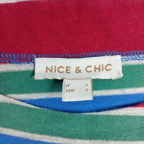 Nice & Chic színes csíkos ejtett vállú oversized póló – L méret