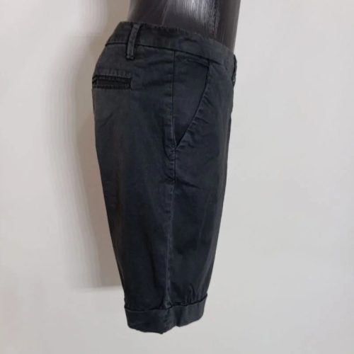 Perfection fekete vászon rövidnadrág – 46