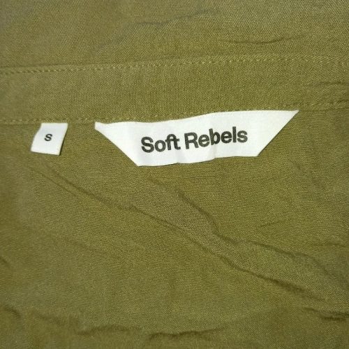 Soft Rebels khaki gombos, megkötős női ingruha – S méret