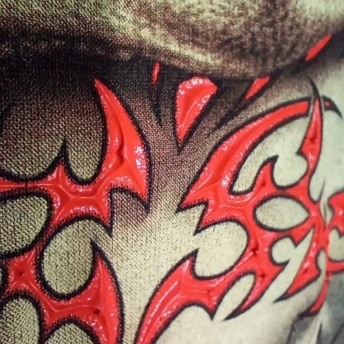 Toxic Toys Rock póló – Koponyás, piercinges 3D minta - S méret